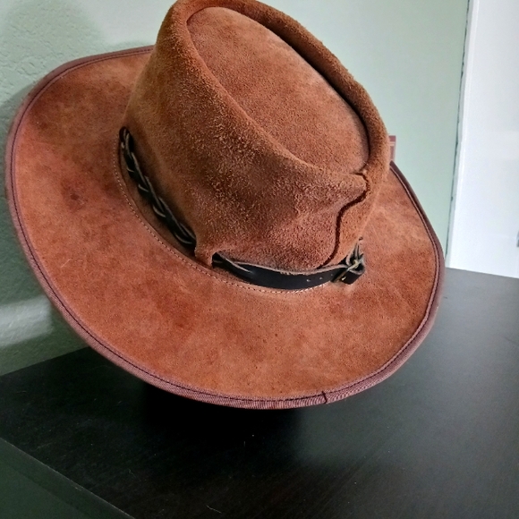 Handmade GENUINE LEATHER EXCALIBUR Hat.  Rare breed - Picture 4 of 6